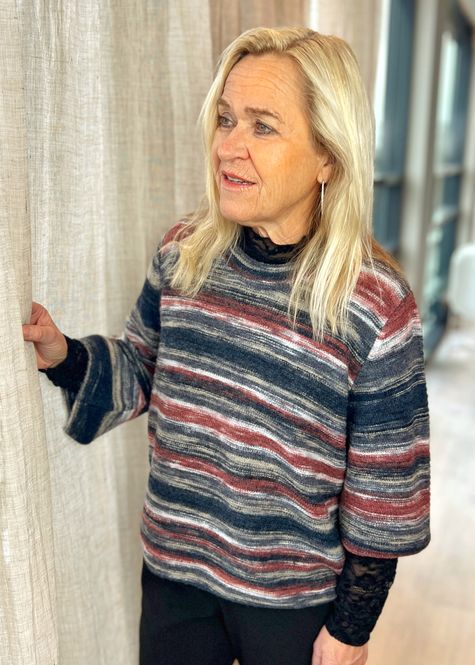 Hovedbilde Helga genser stripet jord