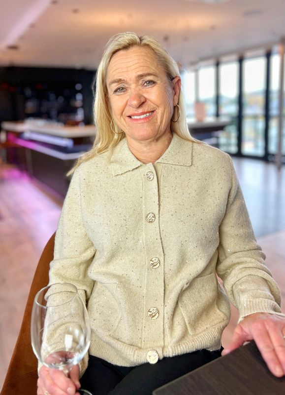 Helga kremhvit cardigan med glitter