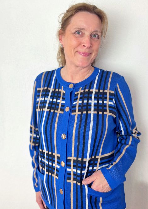 Hovedbilde Heidi strikkejakke rutete kongeblå