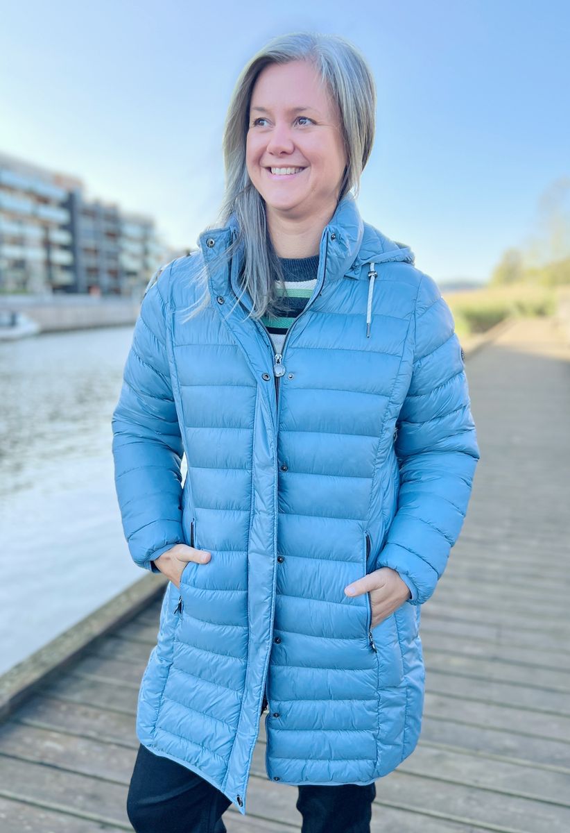 Sylvia vattert jakke isblå