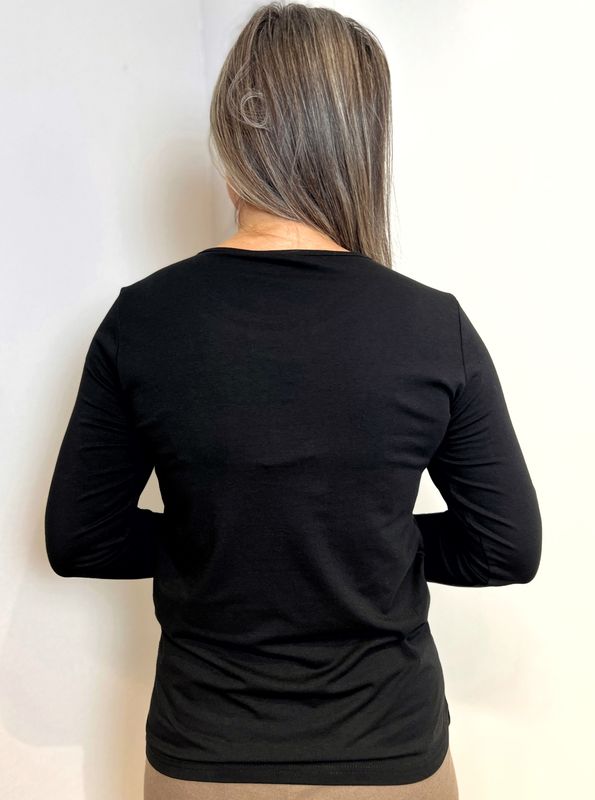 Kjersti topp med hullmønster svart