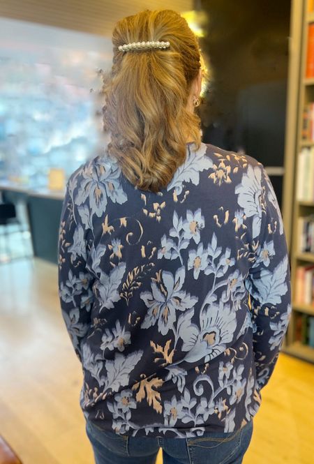 Hovedbilde Helga topp navy flower