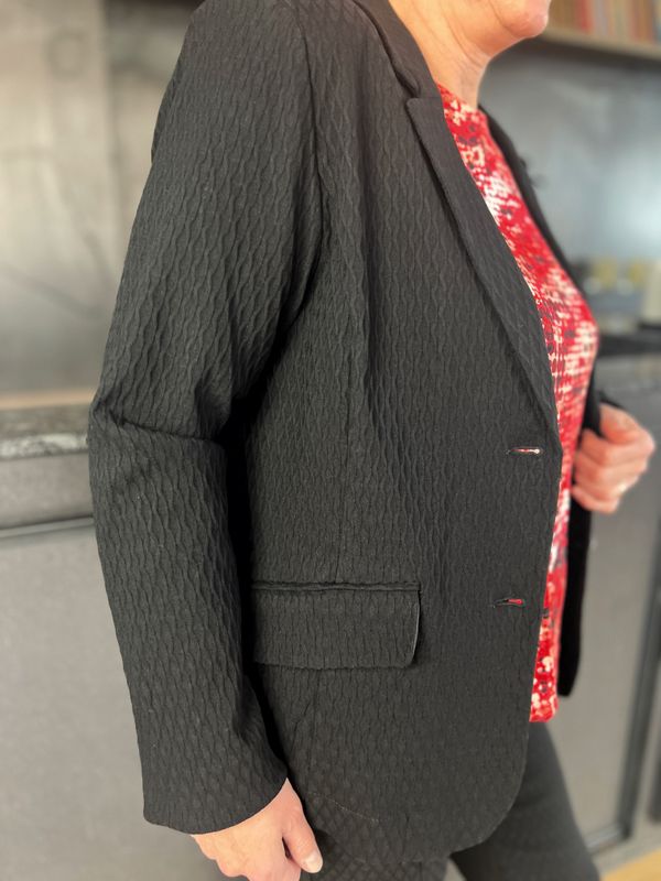Amanda svart blazer ton-i-ton ruter