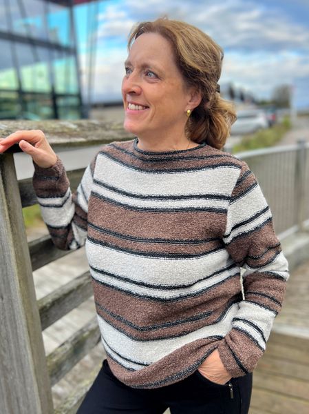 Hovedbilde Kristin genser stripet kastanje